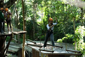Ropes course (team building)