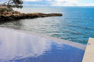 Infinity pool