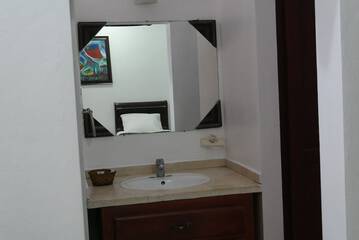 Bathroom sink