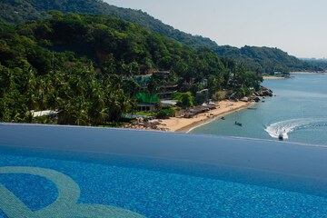 Infinity pool