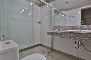 Bathroom shower
