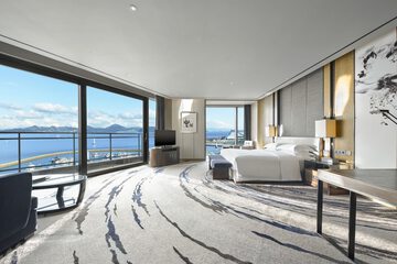 Beach/ocean view