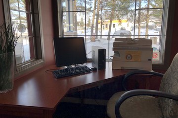 Business Center 46 of 48