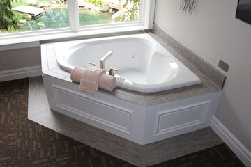 Private spa tub