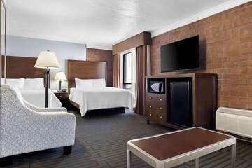 Room 10 of 46