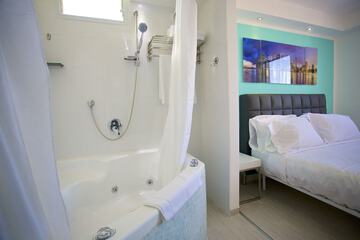 Jetted tub