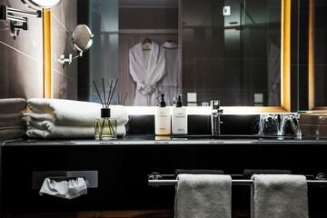 Bathroom amenities