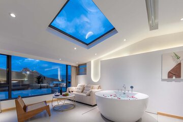 Deep soaking bathtub
