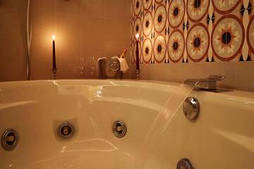 Jetted tub