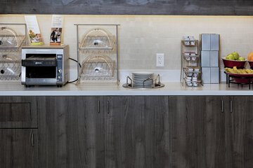 Breakfast/Coffee Service 29 of 34