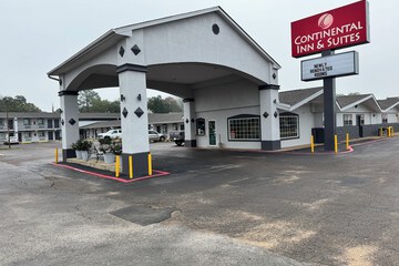 Continental Inn & Suites Nacogdoches TX / SFA University/Downtown