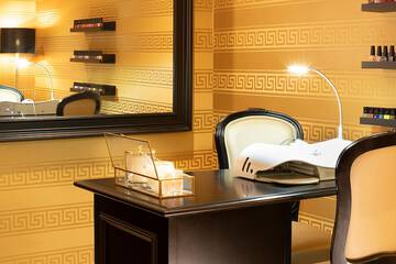 Nail salon