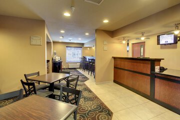 Cobblestone Inn & Suites - Rugby