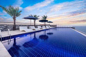 Rooftop pool