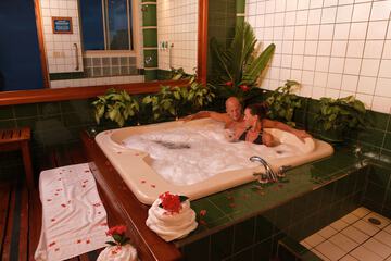 Indoor spa tub