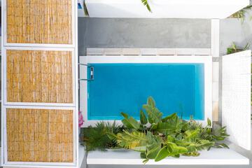 Private pool