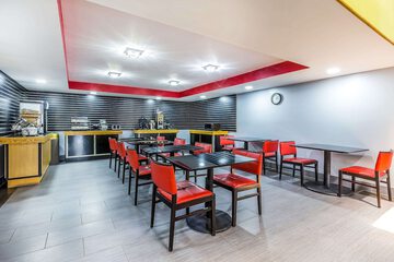 Breakfast/Coffee Service 29 of 35