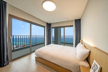 Beach/ocean view