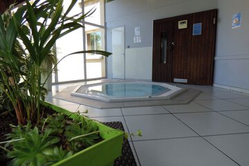 Indoor spa tub