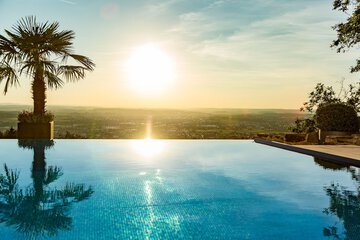 Infinity pool