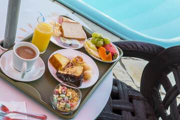 Breakfast meal