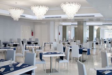 Food court
