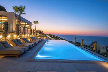 Infinity pool