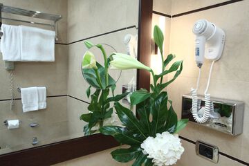 Bathroom amenities