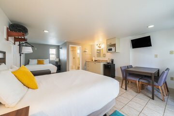 Riverwalk Inn