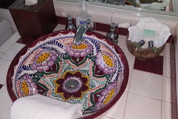 Bathroom sink