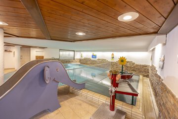 Exercise/lap pool