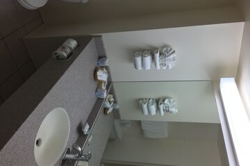 Bathroom amenities
