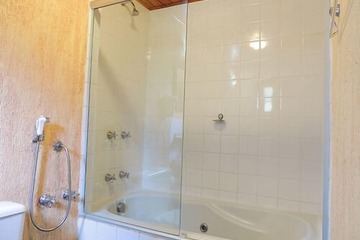 Jetted tub