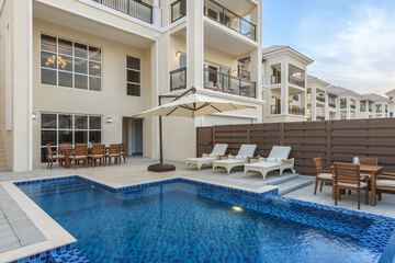 Private pool