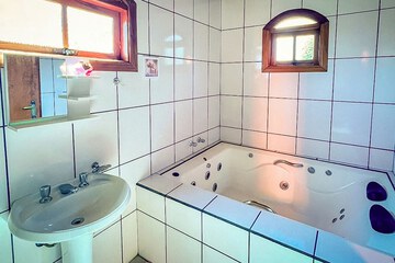 Private spa tub