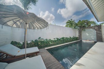 Private pool