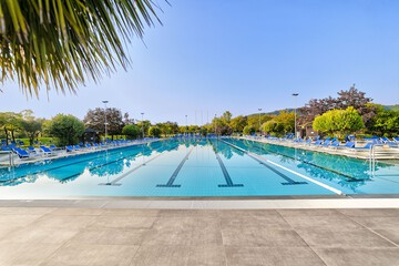 Exercise/lap pool