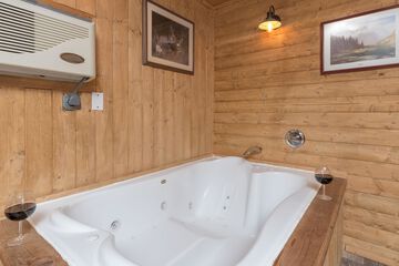 Jetted tub