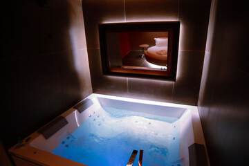 Jetted tub