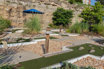 Mini-golf