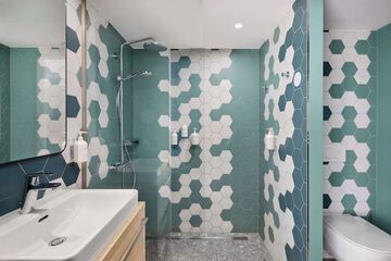 Bathroom shower