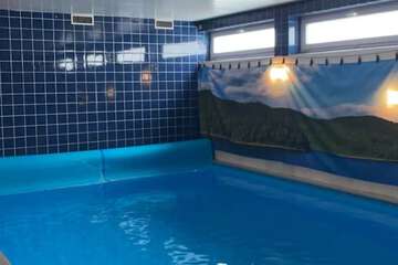 Exercise/lap pool