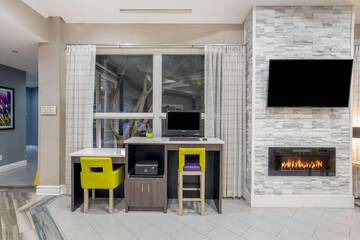 Business Center 38 of 40