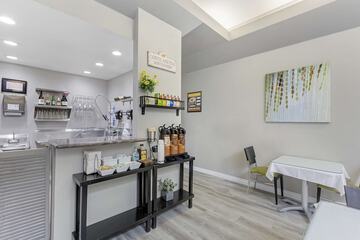 Breakfast area