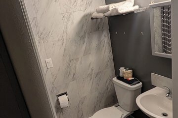Bathroom amenities