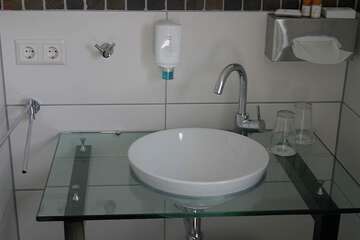 Bathroom sink