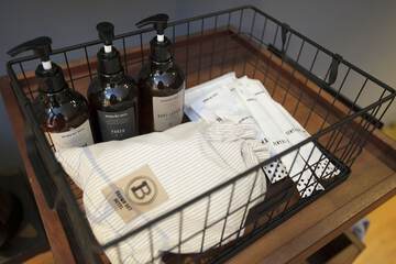 Bathroom amenities