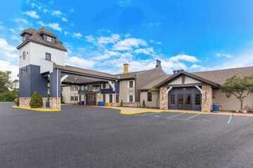 Wingate by Wyndham South Bend / Notre Dame