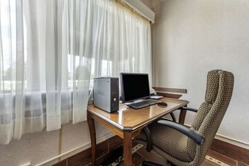 Business Center 32 of 32