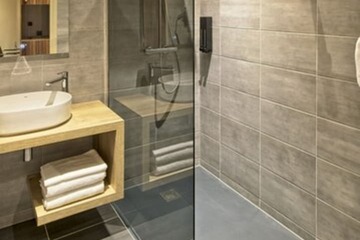 Bathroom shower